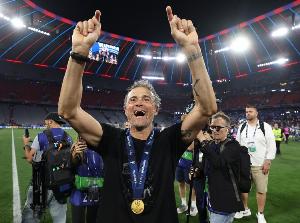 在国际大赛半决赛单场轰入4球，巴黎圣日耳曼是法甲历史首队