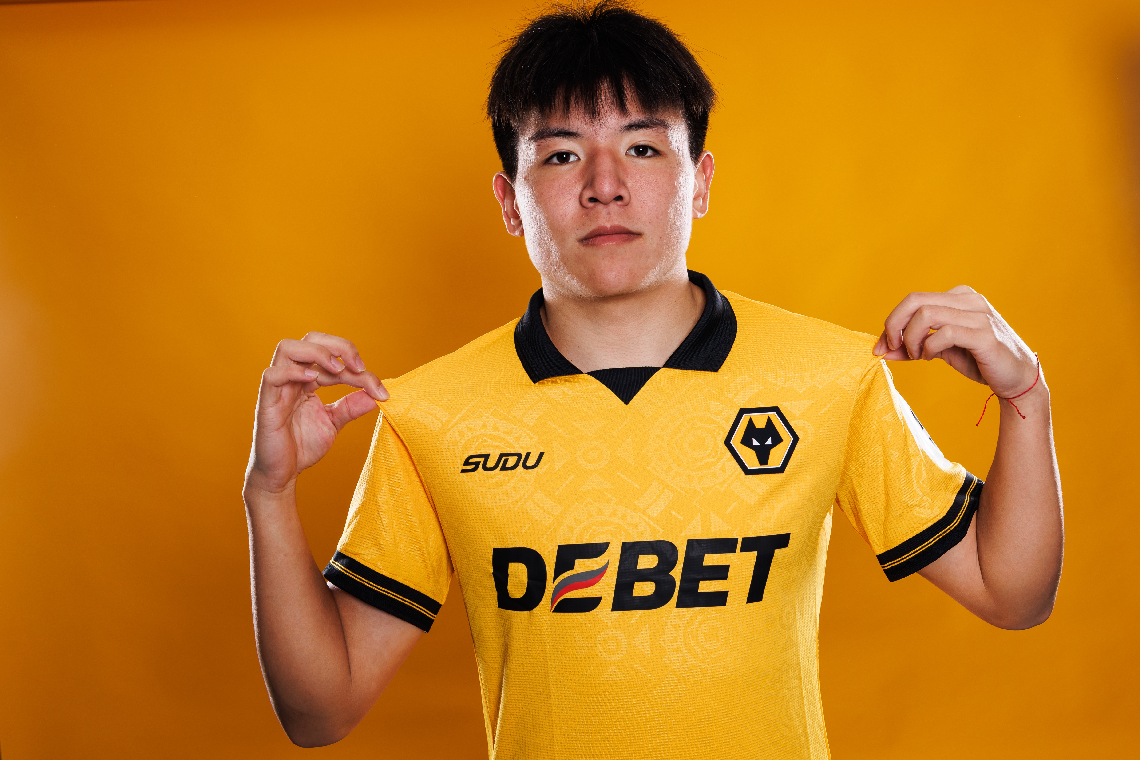 B体育网址-当地媒体：徐彬有资格为巴恩斯利一线队出场，但只会在青年队踢球