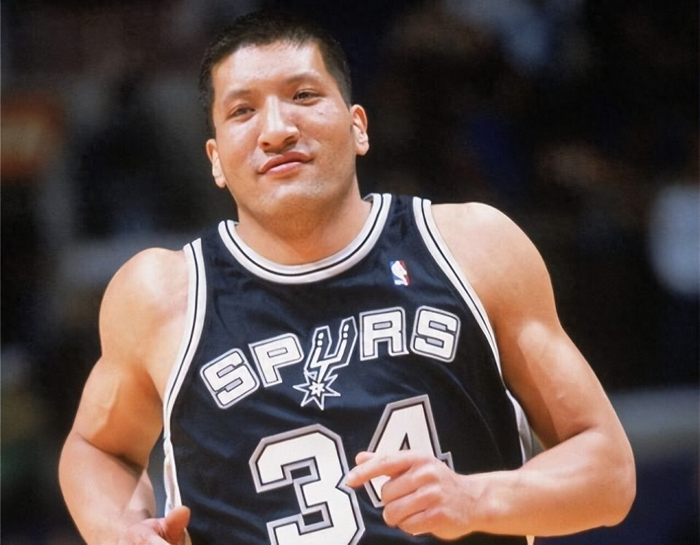 B体育官网-巴特尔打了3年NBA，如今每月能领多少退休金？网友：难以置信|圣安东尼奥马刺队|NBA总冠军|多伦多猛龙队|丹佛掘金队|中国男篮_新浪体育_新浪新闻